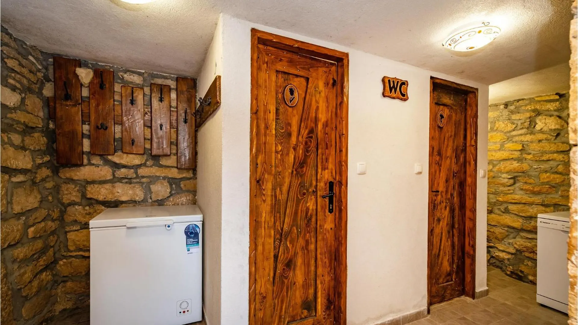 Gorgeous Home In Zelengrad With Kitchen